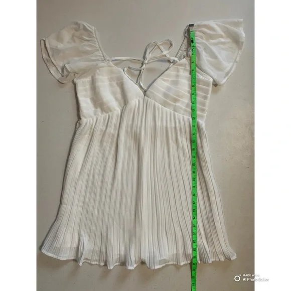 Lulus Large Amalfi Coast White Pleated Flutter Sleeve Mini Dress NWOT - Picture 15 of 16